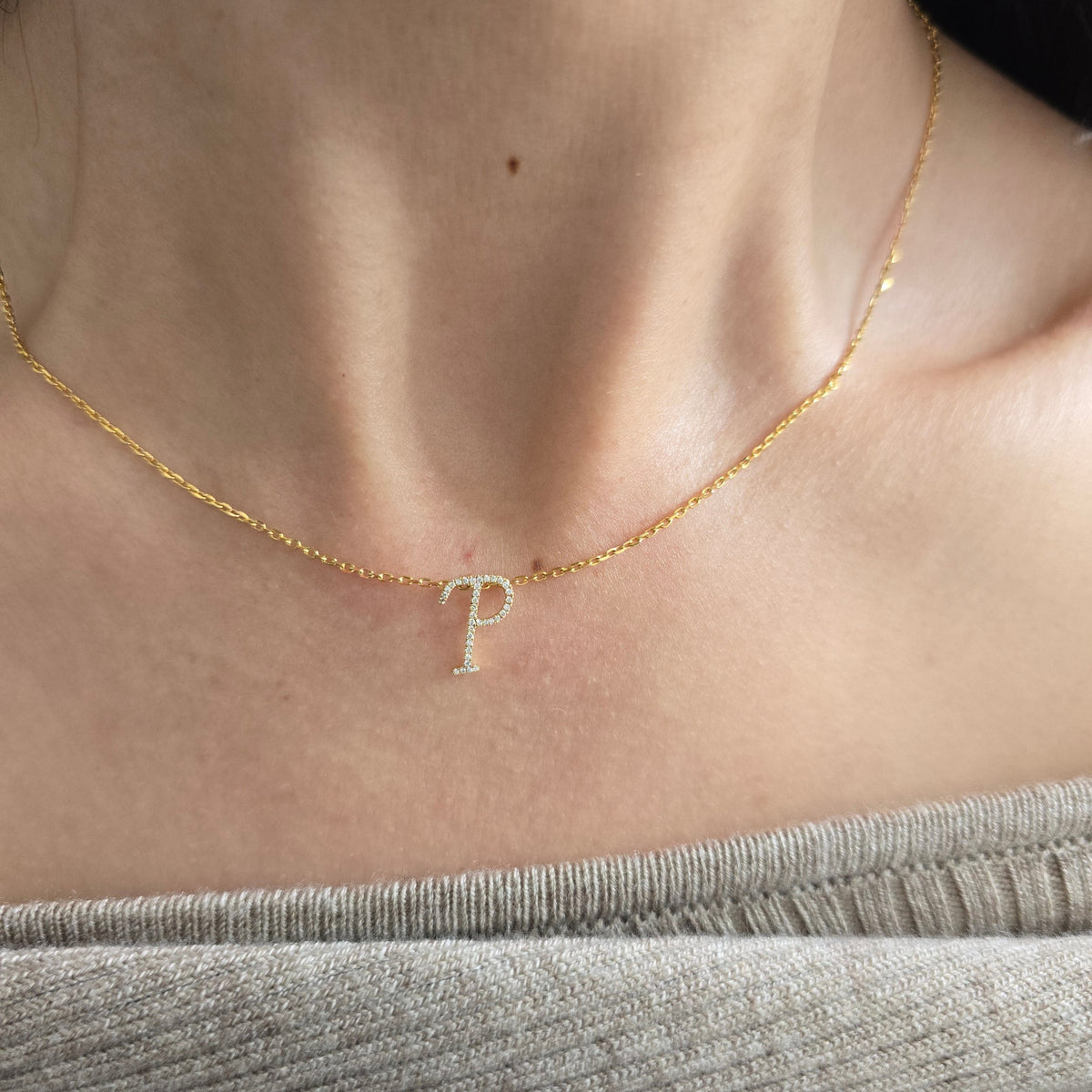 18ct Yellow Gold Natural Diamond Initial P