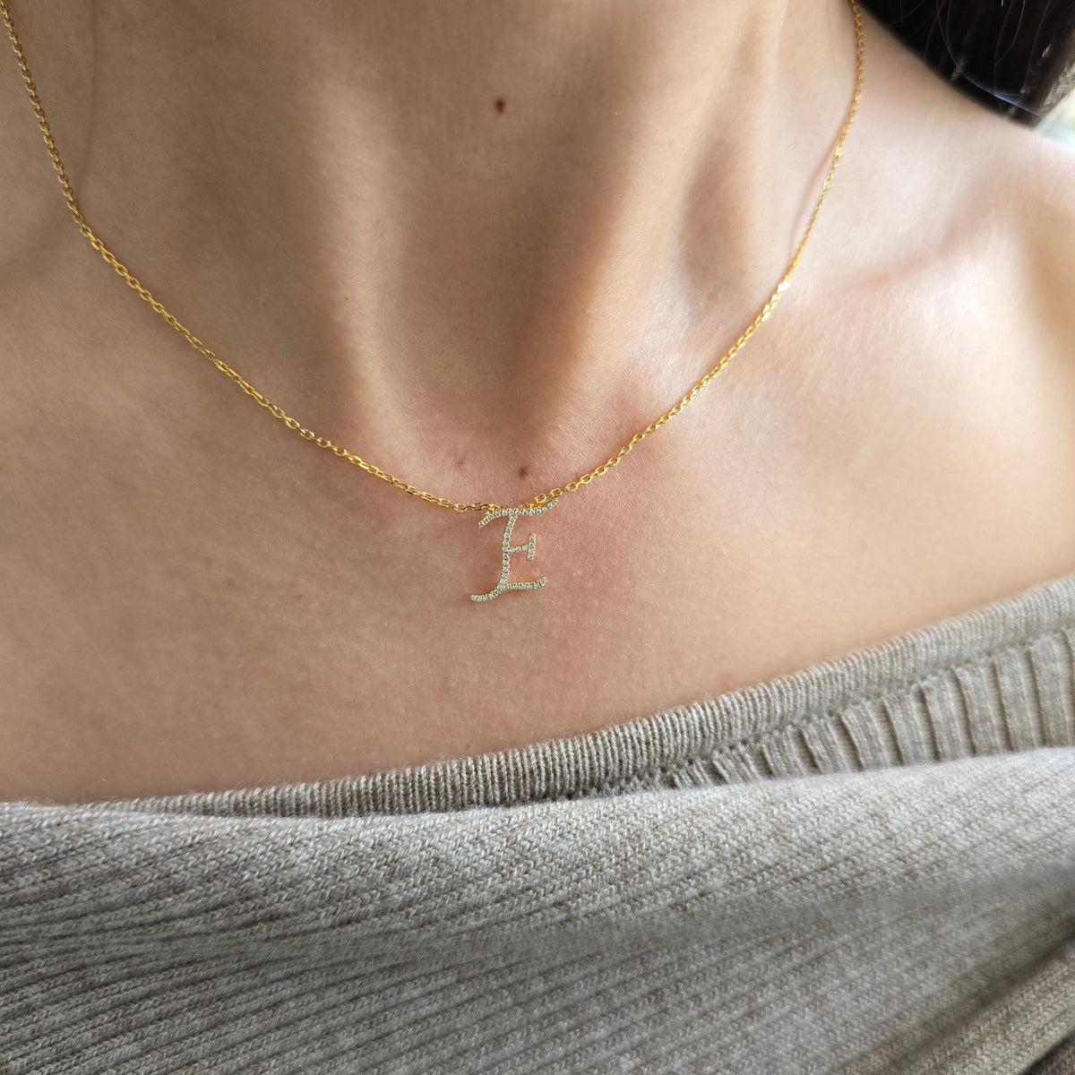 18ct Yellow Gold Natural Diamond Initial E