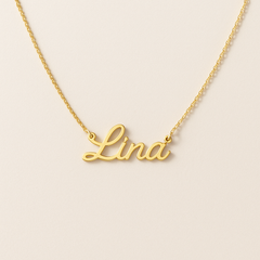 Fine Delicate name pendant