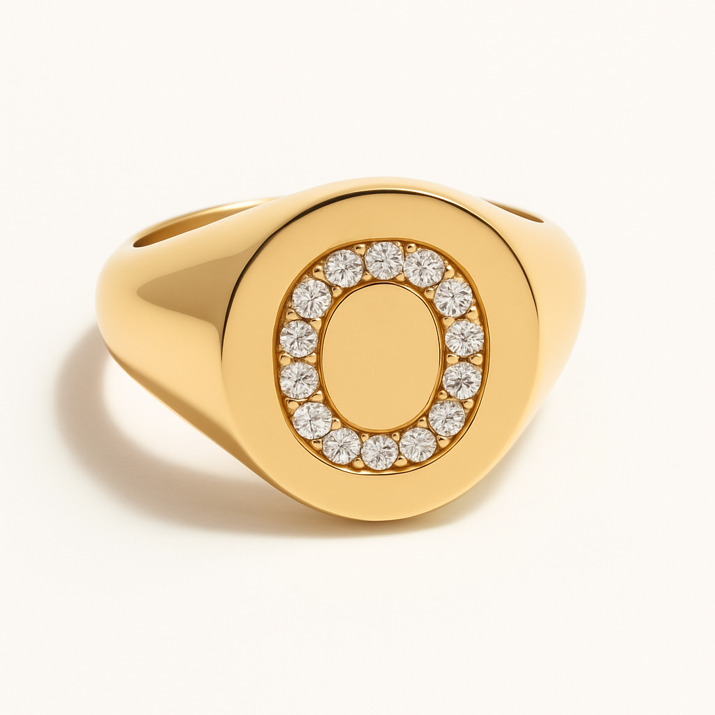 "O" 9ct yellow gold diamond set initial O signet ring